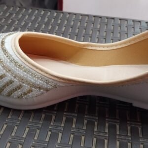 Handcrafted Bridal White & Gold Mojari, Jutti, Size 9